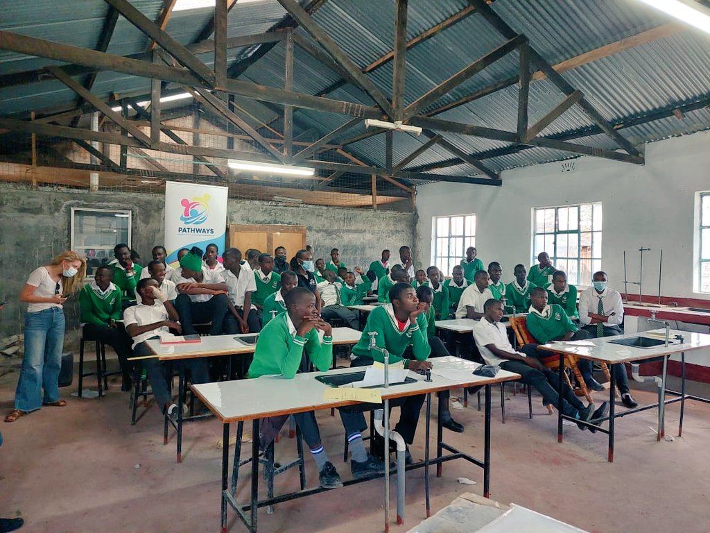 PublicPathways's tweet photo. Together with @TheLeoProject1, today we continued Engaging boys at #Muramati Secondary. Focusing on #menstruation products. The team was able to enlightened on #Disposablepads, #Tampons and #Menstralcup. Male involvement in #MHM is key to creating #GenerationEquality https://t.co/vsCRNGk6Cy