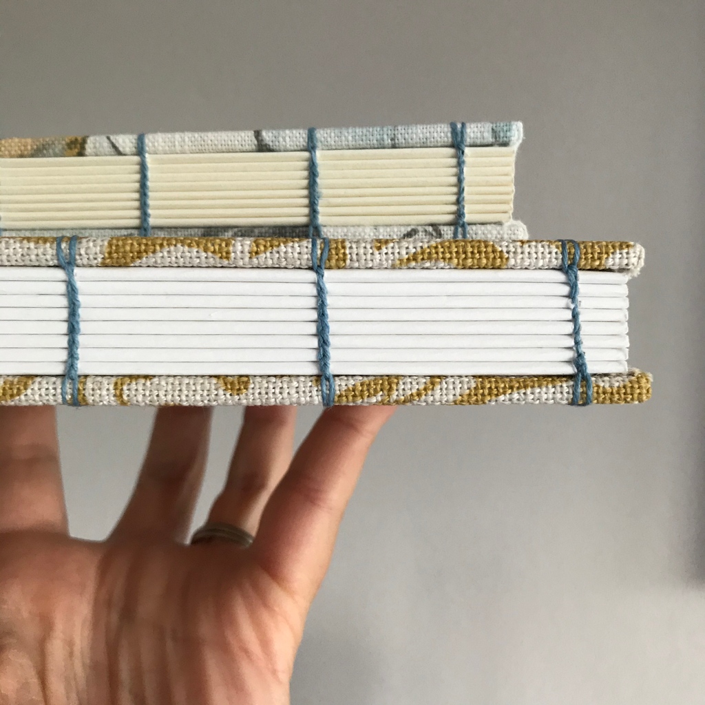 HelloFlorrie's tweet photo. Stacks of new blank A6 and A5 books can be found on the new Florrie Website! check it out here 👇
https://t.co/P8699T70A2
#womaninbizhour
#handmadebook #giftforwriter #handmadeuk #uniquenotebook #writersam #artists #sketchbook #madeinscotland https://t.co/pKRzBis5O0