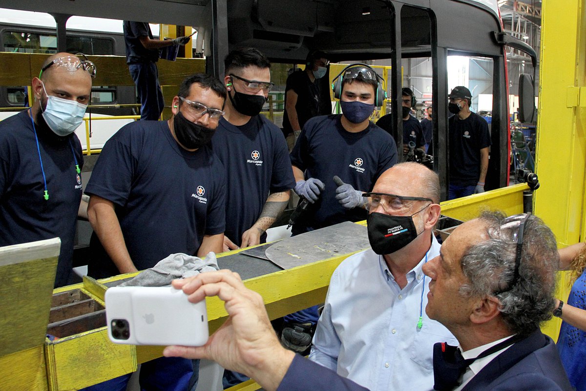 omarperotti's tweet photo. Más trabajo, más oportunidades y más inversiones.
En #VGG, visitamos la fábrica #Metalsur de @OnibusMarcopolo, junto a @danielscioli. Esta empresa está llevando a cabo un proceso de inversiones, que permitirá generar más de 1.800 puestos de trabajo directos e indirectos. https://t.co/hpNVh2PRlP