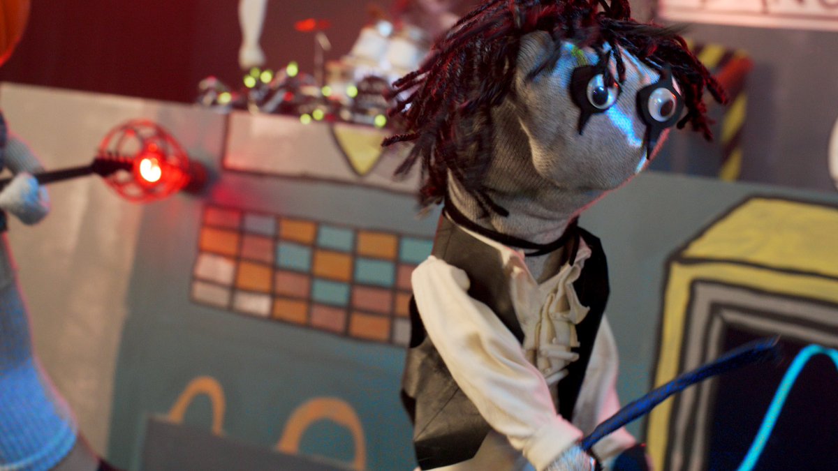 SPOOL’S OUT! Alice Cooper Sock Puppets!!! Awww yeaahh