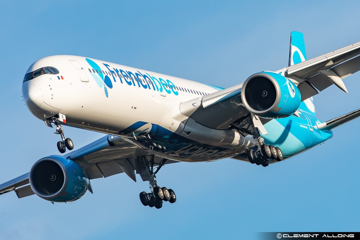 CAlloing's tweet photo. Returning at #Toulouse after performing her 2nd test flight this afternoon on a stunning light ! 1st #Airbus #A35K for @flyfrenchbee #FHMIX ! #AIB02NN on @RadarBox24 ! #Avgeeks #AvGeek https://t.co/LmxnTZLEgc