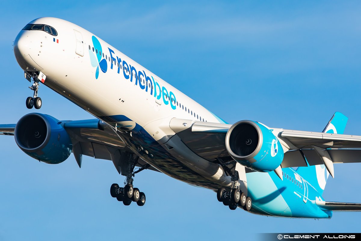 CAlloing's tweet photo. Returning at #Toulouse after performing her 2nd test flight this afternoon on a stunning light ! 1st #Airbus #A35K for @flyfrenchbee #FHMIX ! #AIB02NN on @RadarBox24 ! #Avgeeks #AvGeek https://t.co/LmxnTZLEgc