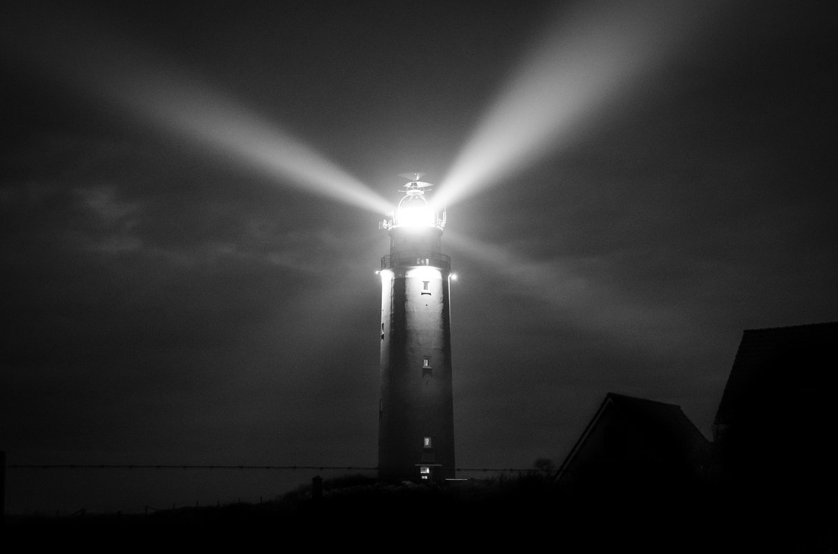 gnosischain's tweet photo. 1. The launch of the Stake Beacon Chain is coming closer and closer.

SBC will introduce a new decentralized consensus opportunity for the xDai chain, closely following ETH 2.0 roadmap.

Thread⬇️⬇️⬇️ https://t.co/6teiG5jknC