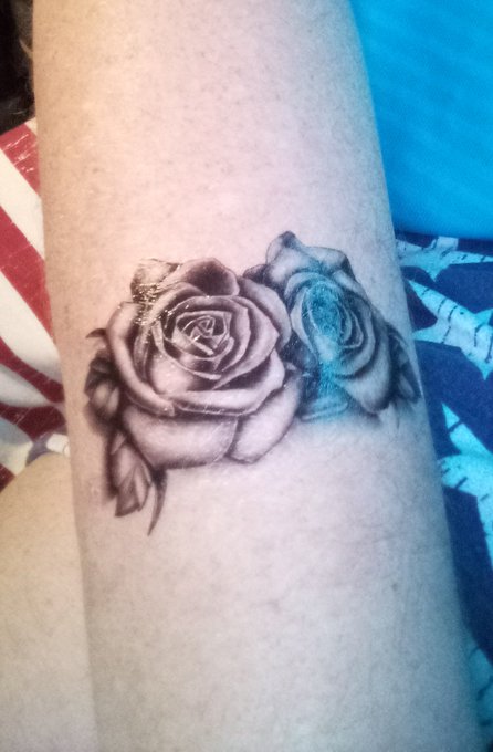 It&#039;s only a temporary tattoo but I wanted your opinion how does it look? https://t.co/OMbMGzVMRw<a href="/tag/newprofilepic"class="tags"><span>&#35;newprofilepic</span></a>