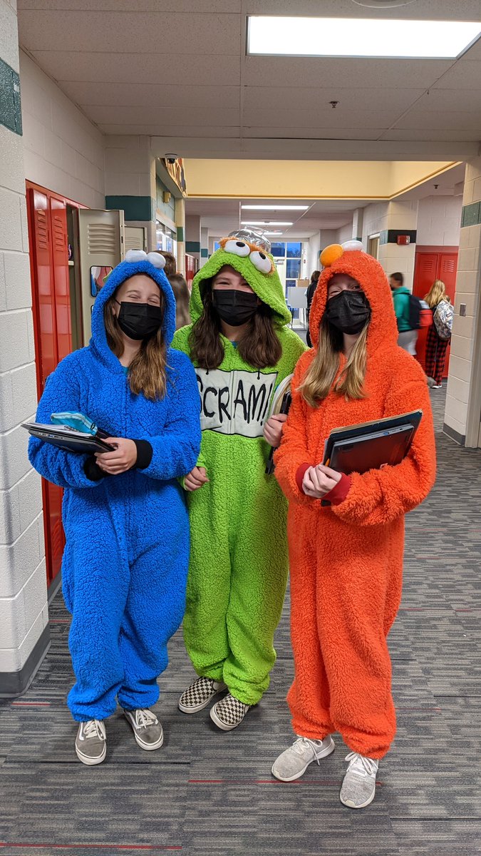 Showing some awesome OQ Spirit! #sd113a #oqfamily #pjday #redribbonweek #RedRibbonWeek2021