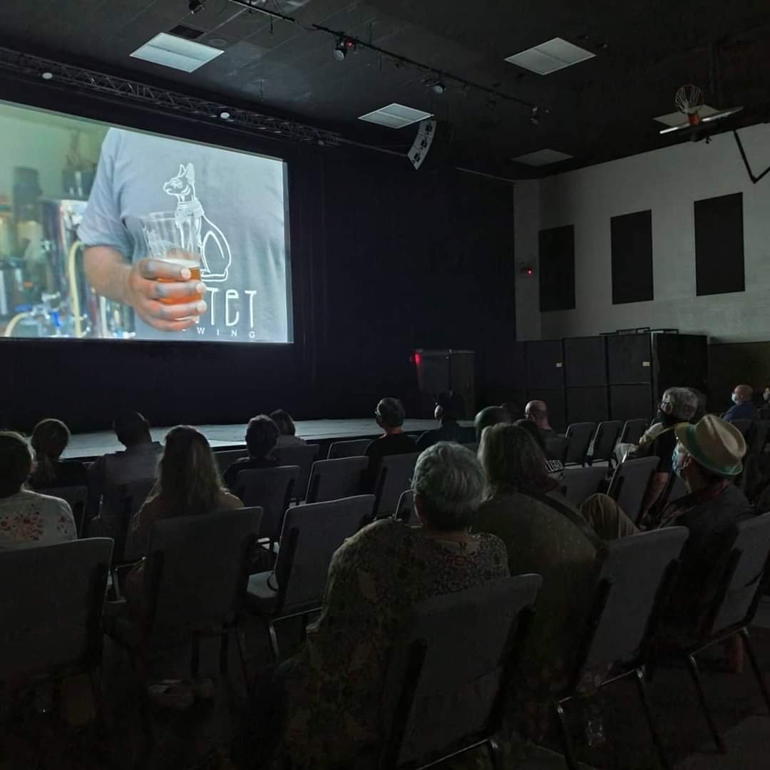 OnePintFilm's tweet photo. We had an excellent time @tallgrass ! We had a great turnout for our showing with Q&amp;A moderated by @AroweFilms. Thanks again to @beerswithnigel for surprising us!
#onepintfilm #onepintatatime #tallgrass2021 #digitalcinema #craftbeer #documentary #diversityinbeer #film #filmreview https://t.co/xe2lDsJYGe