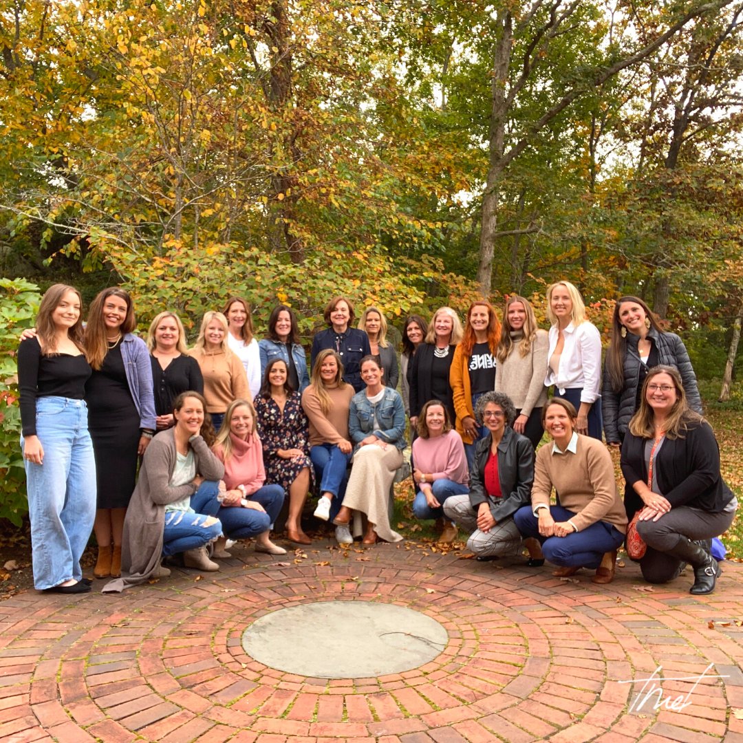 TellMeThisPod's tweet photo. What a beautiful fall Saturday morning! Thank you to the nonprofit, A Place to Rise, for inviting me to speak at "Learning, Growing, and Rising Together" event with these amazing women. AP2R is a wonderful org, that supports women in their time of need. #TellMeThis https://t.co/BqHejiGrR0