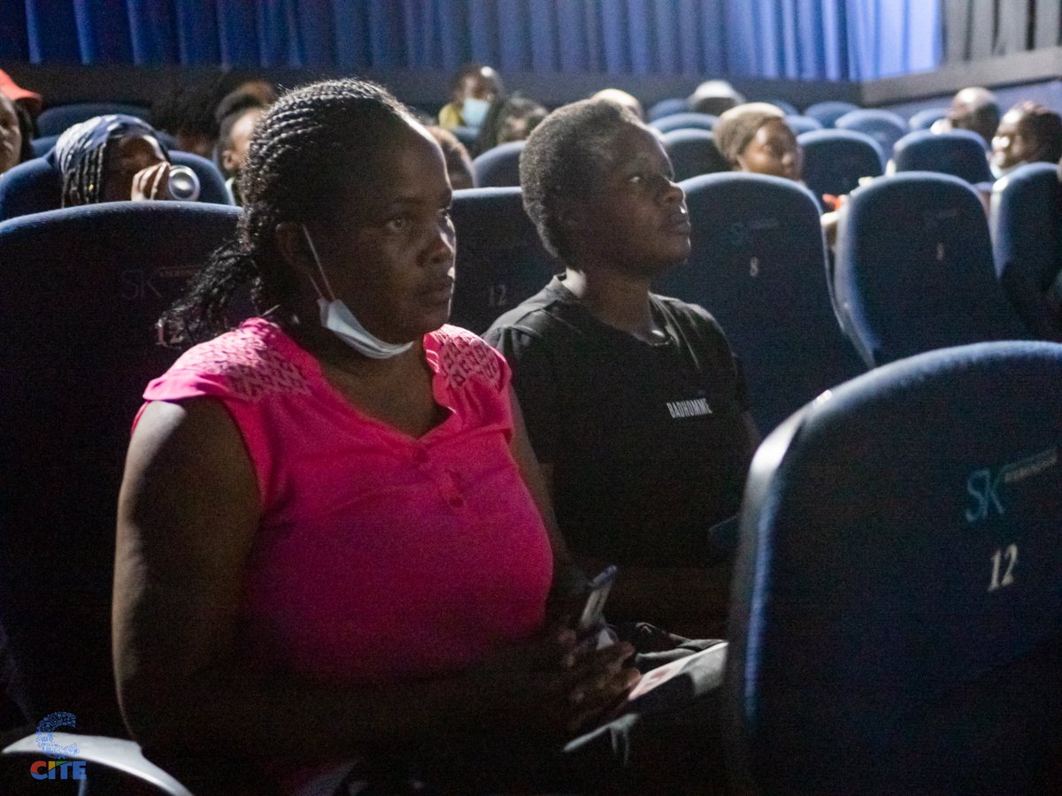citezw's tweet image. Scenes from today’s film screening of Strike a Rock in collaboration with @wildtrustzim

@SunshineCinema 
@Gukurahundizim 
#AsakheFilmFestival 
#PowerofMemory
#Asakhe