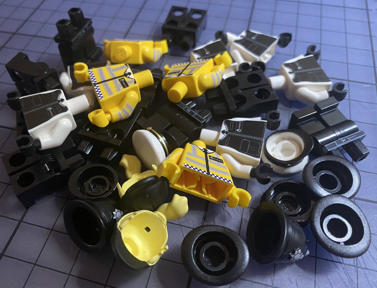 Brick_Cop's tweet photo. Twitter: “RAHHHH ALL COPS ARE TERRIBLE AT EVERYTHING EVER RAHHHH!”

Me: ‘Well that’s mostly a load of cobblers let’s make some Minifigures to give away in Scotland!’ 😉💯🚨 
#BrickCop26 #COP26Glasgow #ThinBlueLine #BeTheChangeYouWishToSee 🤷🏼‍♂️🏴󠁧󠁢󠁳󠁣󠁴󠁿 https://t.co/2r0BFHdHWl