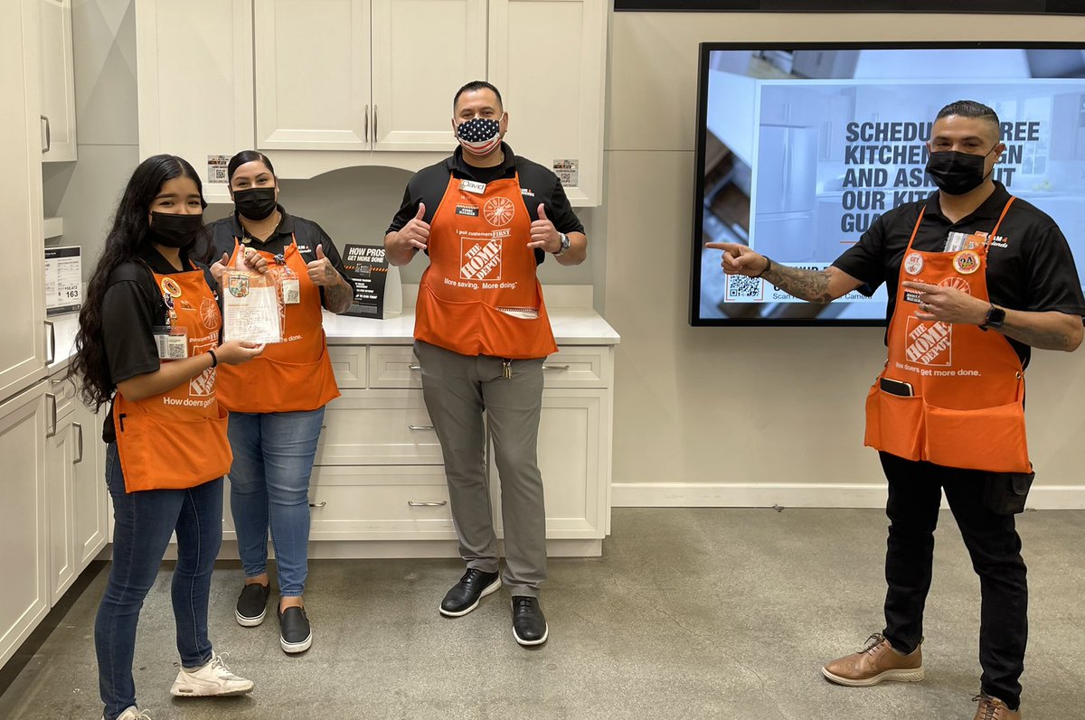 lili ayala tweet media