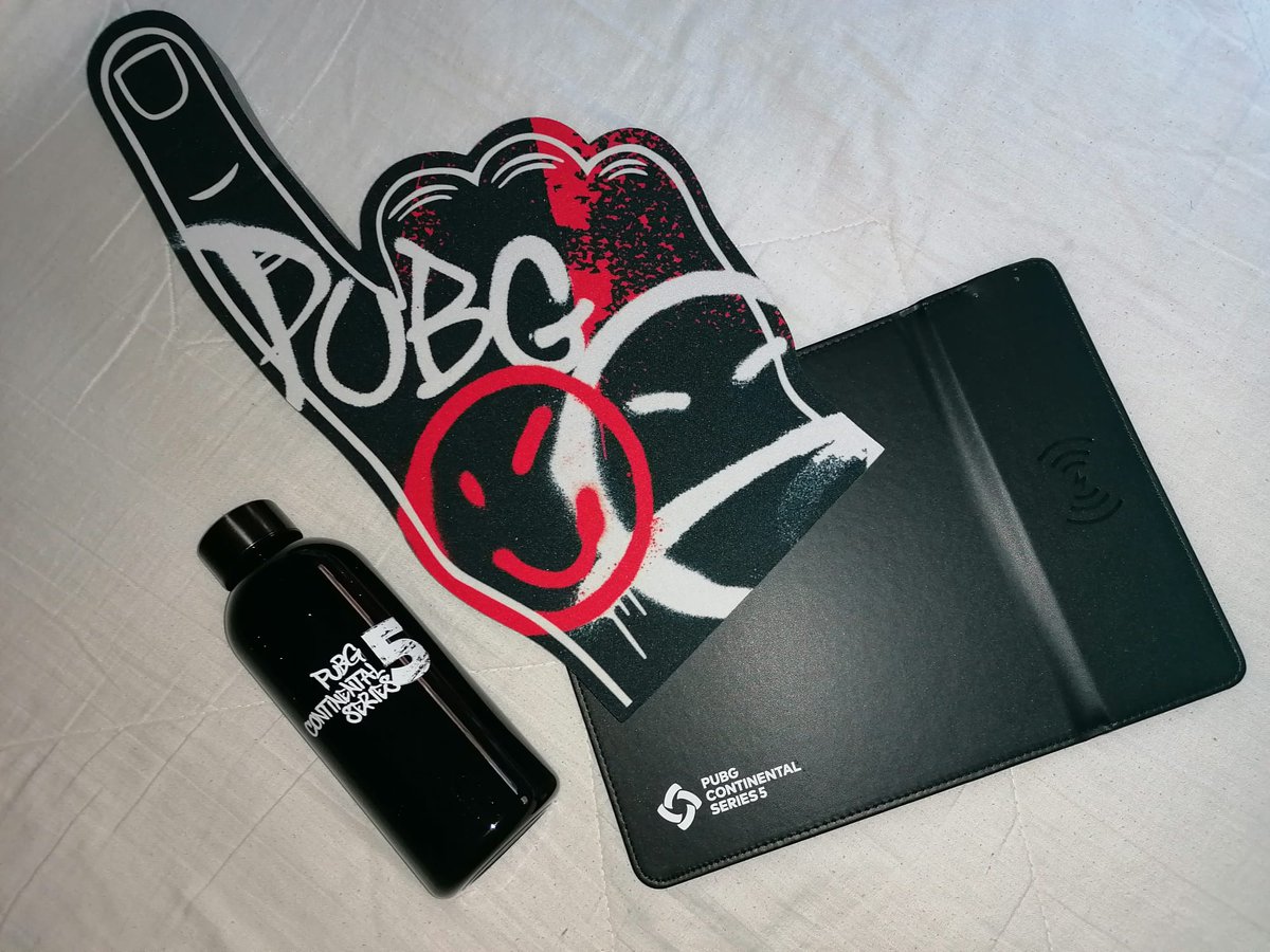 ¡Ha llegado el loot!

Tenía muchas ganas de recibirlos, son una pasada. Muchas gracias por todo, en especial a <a href="/jovenzero/">jovenzero ☀️☀️☀️</a>, que eres un ser muy grande 😘

¡Gracias <a href="/PUBG_SP/">PUBG: BATTLEGROUNDS España 🇪🇸</a>! os 💙