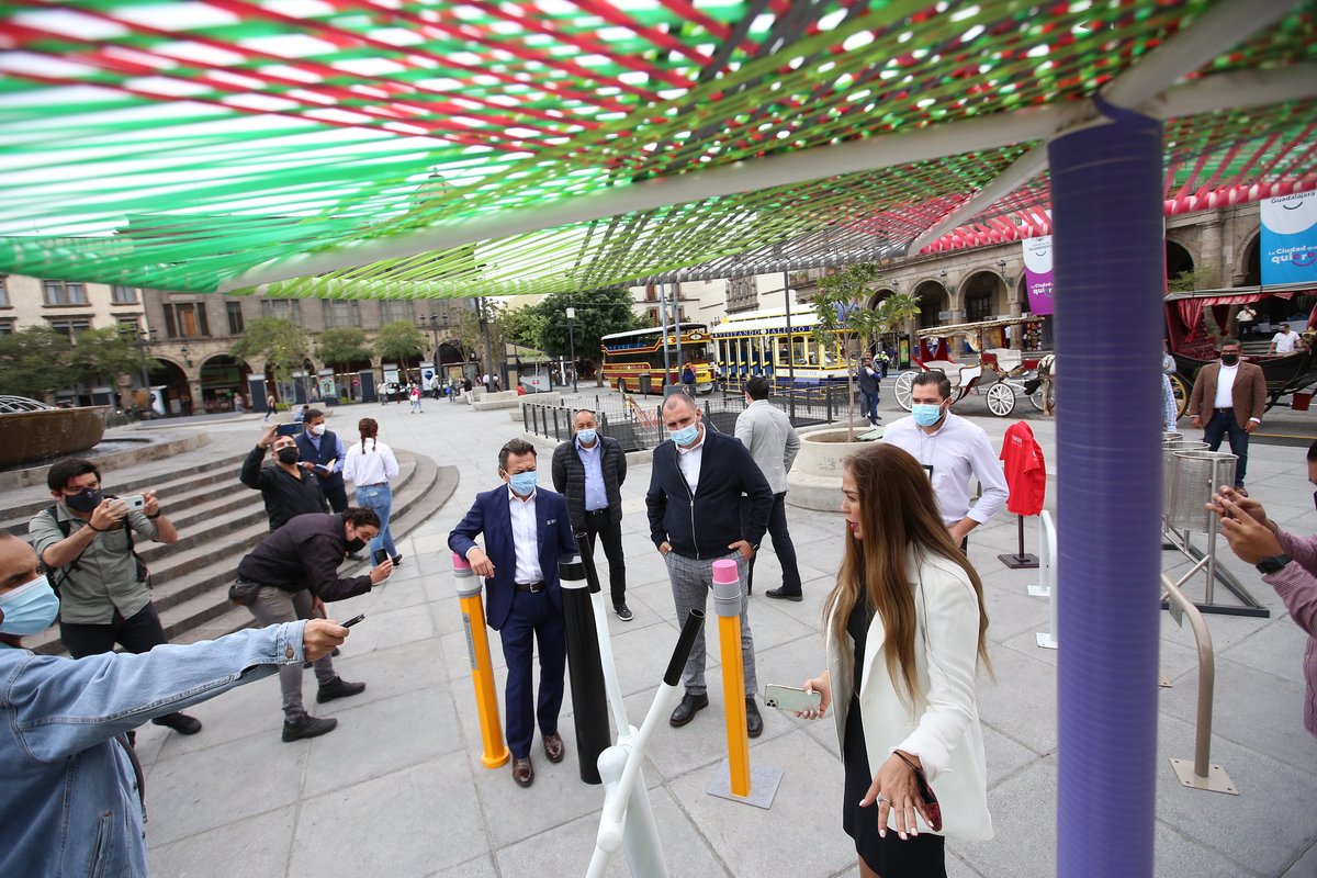 GuadalajaraGob's tweet photo. Juntas y juntos continuamos trabajando para la ciudad, brindando más y mejores soluciones de infraestructura urbana al servicio y para beneficio de sus habitantes. https://t.co/UC8pWL8LU9