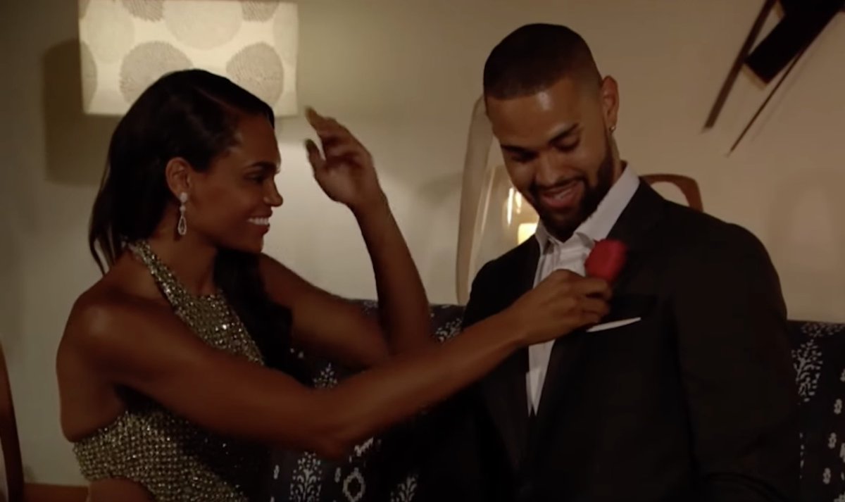 Bachelor_Bell's tweet photo. I ship it #Bachelorette https://t.co/fwazAugLqo