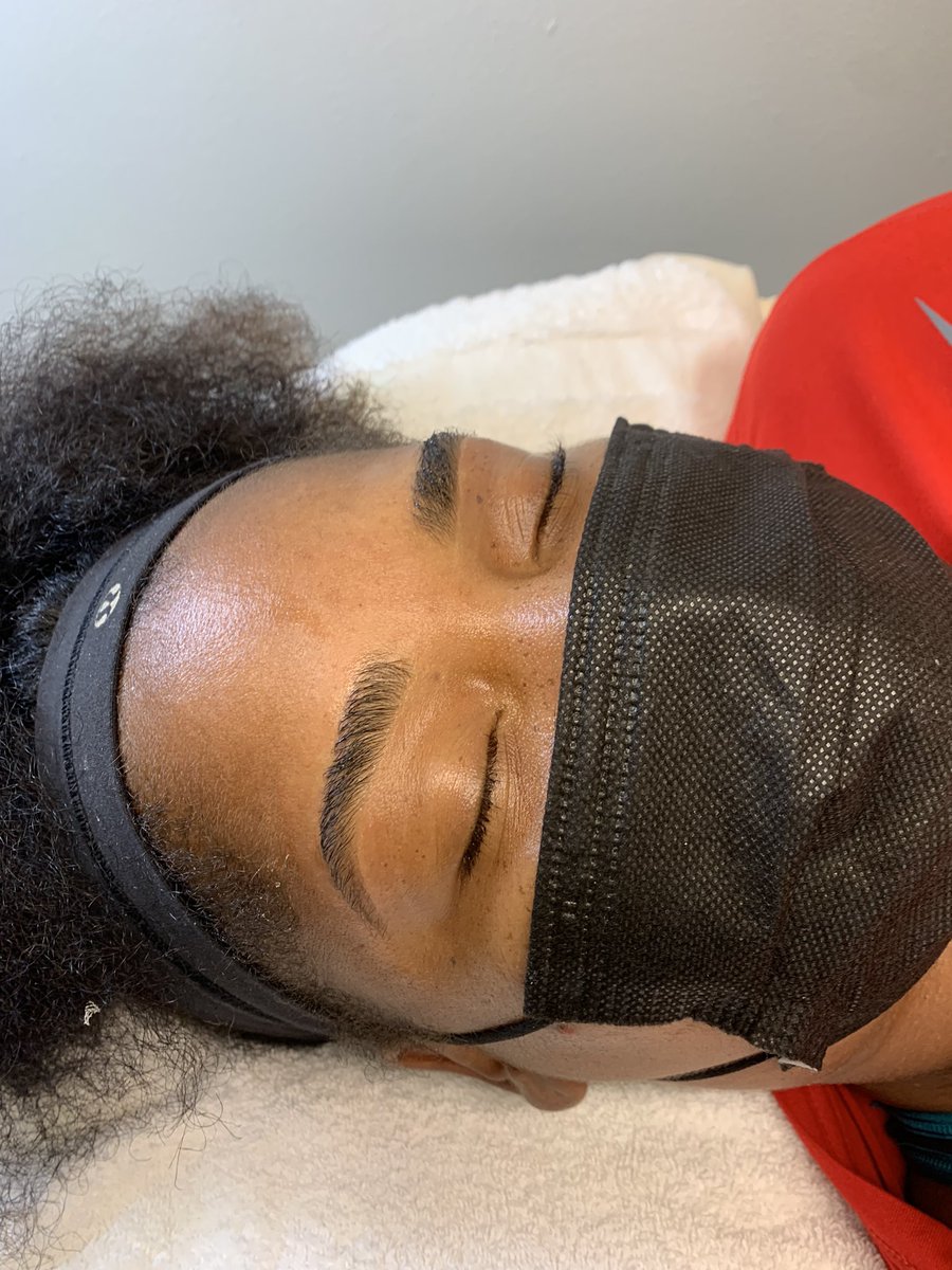 destinygillyxo's tweet photo. Signature brow wax!✨😍 no tint, just a classic clean up #dallasesthetician #dallasbrows https://t.co/Bb7sE28sej
