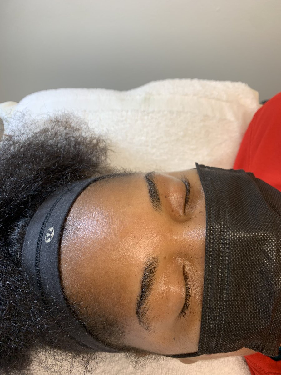 destinygillyxo's tweet photo. Signature brow wax!✨😍 no tint, just a classic clean up #dallasesthetician #dallasbrows https://t.co/Bb7sE28sej
