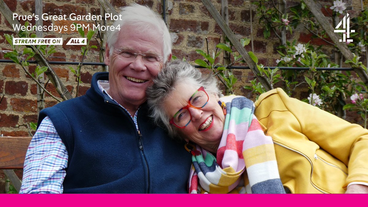 cotswoldbees's tweet photo. We are on the telly again this weekend introducing @PrueLeith and her husband John to the wonderful world of beekeeping. https://t.co/byxpUiYqwY