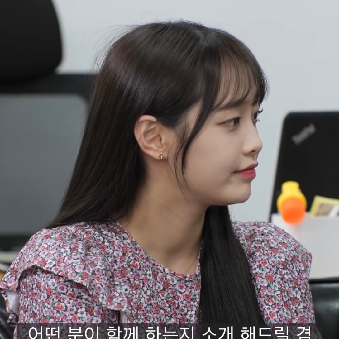 hourly chuu (@houriychuu) on Twitter photo 