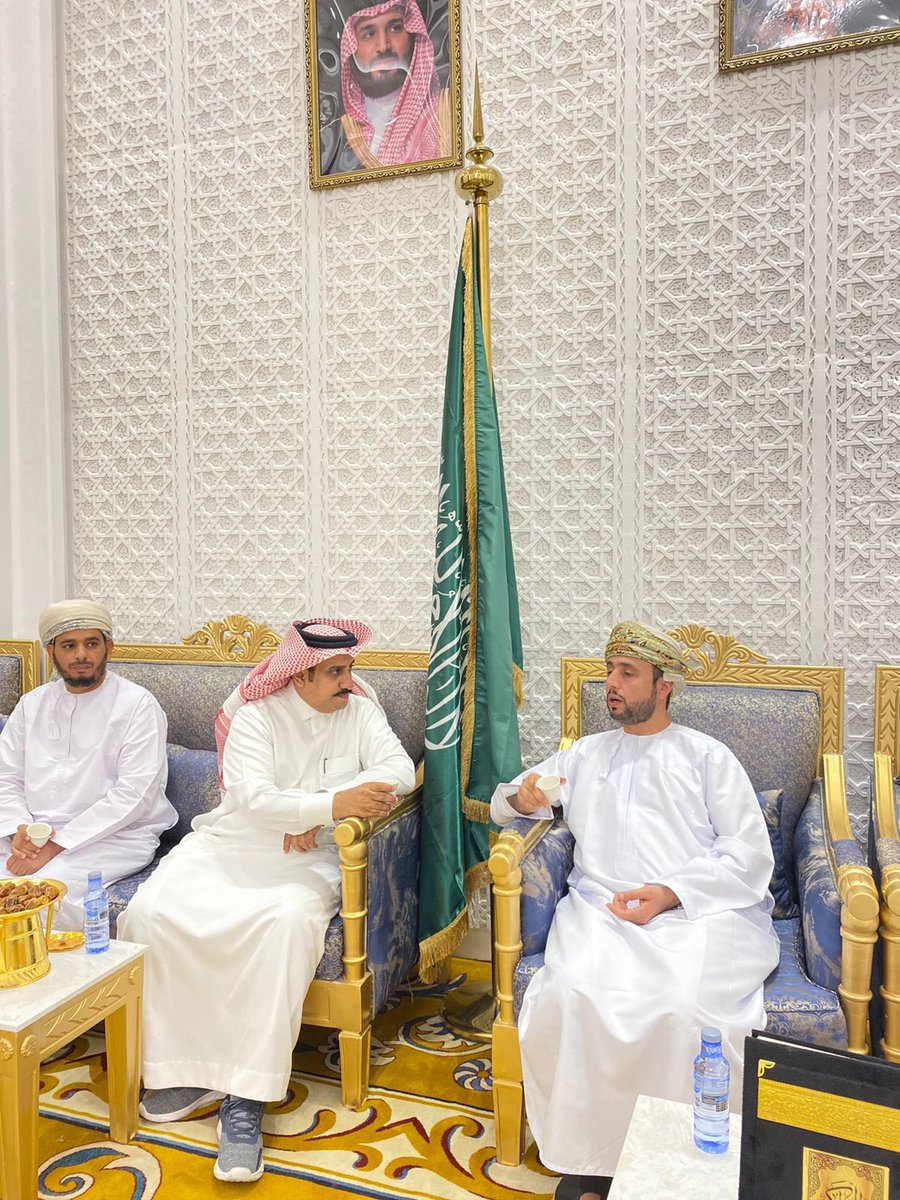Sdaftv's tweet photo. سعدت بدعوة الدكتور محمد ال خاطر وتشرفت بلقاء الضيوف الكرام عضوء مجلس الشوري وممثل ولاية صحم بسلطنة عمان الاستاذ محمد بن خميس البادي والوفد المرافق وقد تطرق الحديث عن العلاقات الاخوية التي تربط الرياض ومسقط
#مساء_الخير 
#موسم_الرياض 
#الكلاسيكو 
#قمم_وشيم 
#الكلاسيكو
@AlbadiMk https://t.co/il2tntk4IC