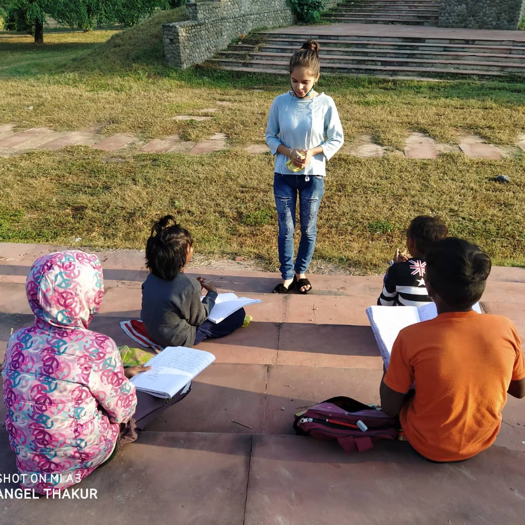 Jssgyanparkash's tweet photo. TEAM JSS GYAN PARKASH FOUNDATION CHANDIGARH
“There is no magic wand that can resolve our problems. The solution rests with our work and discipline. ”
. ACTIVITY :- GUIDANCE TIME
.#socialwokers #indiancommunity #gyamprakashngo #indinasocialworker #developkids #learnsomethingweev https://t.co/qInWODAdJo
