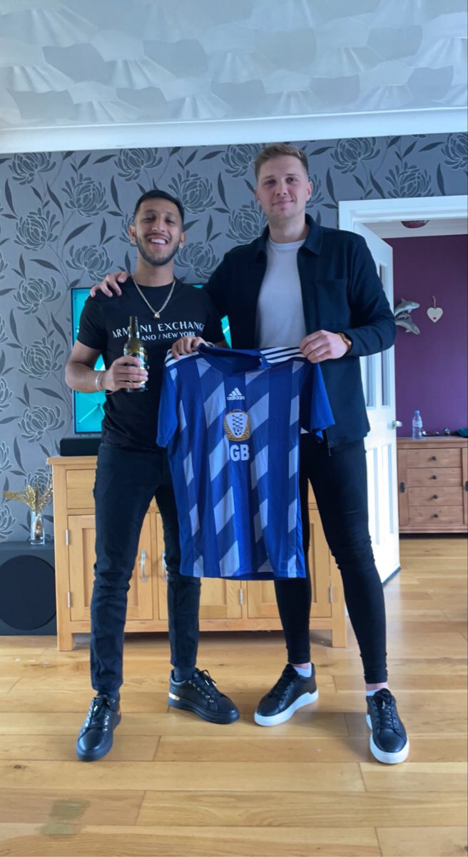 LaceUpFC1's tweet photo. 1st signing off the season is @gavbasra Co-founder of the club alongside @SamBignell_ this young man keeps the club organised from top to bottom. With 4 goals in 3 games being a surprise alongside his Mark Nobel like defence #LaceUpFC #AClubACultureALifestyle https://t.co/3vOkNMOXR8