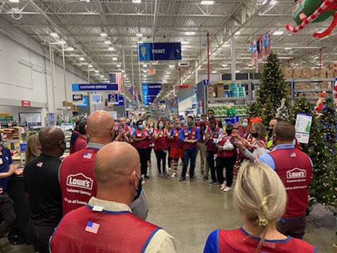Ingram5Curtis's tweet photo. Always an incredible visit when the Regional and District team comes to visit @2589! @BlueBoxR1 @BenitoKomadina @ShaneGagne76 @GotoLowes @MYoungsonLowes @LauraG813R1 @MelindaCounts @brijackson813 @damianftaylor @kristiezw @MelindaCounts @CardJerrid @GallianoScott @Alison21102957 https://t.co/FN6zPUwjbG