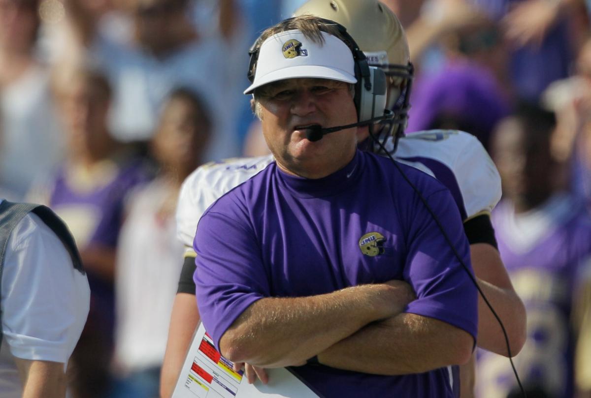 "James Madison’s life will change immediately." 

Caught up with former Dukes coach Mickey Matthews, who was DC at Coastal Carolina when it made the jump to the FBS and into the Sun Belt, to learn more about the transition process and what JMU can expect - dnronline.com/sports/college…