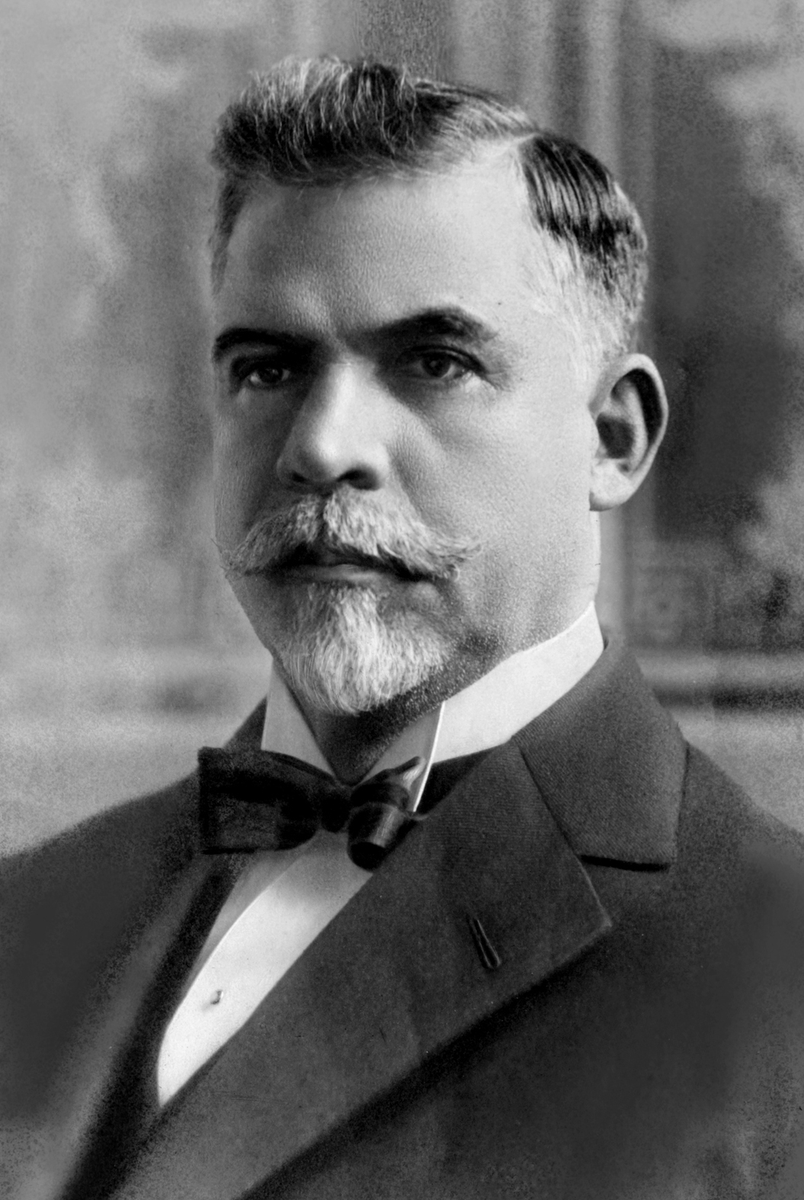 26 de octubre de 1869. Brasil. Nace Washington Luís Pereira de Sousa, presidente entre 1926 y 1930.