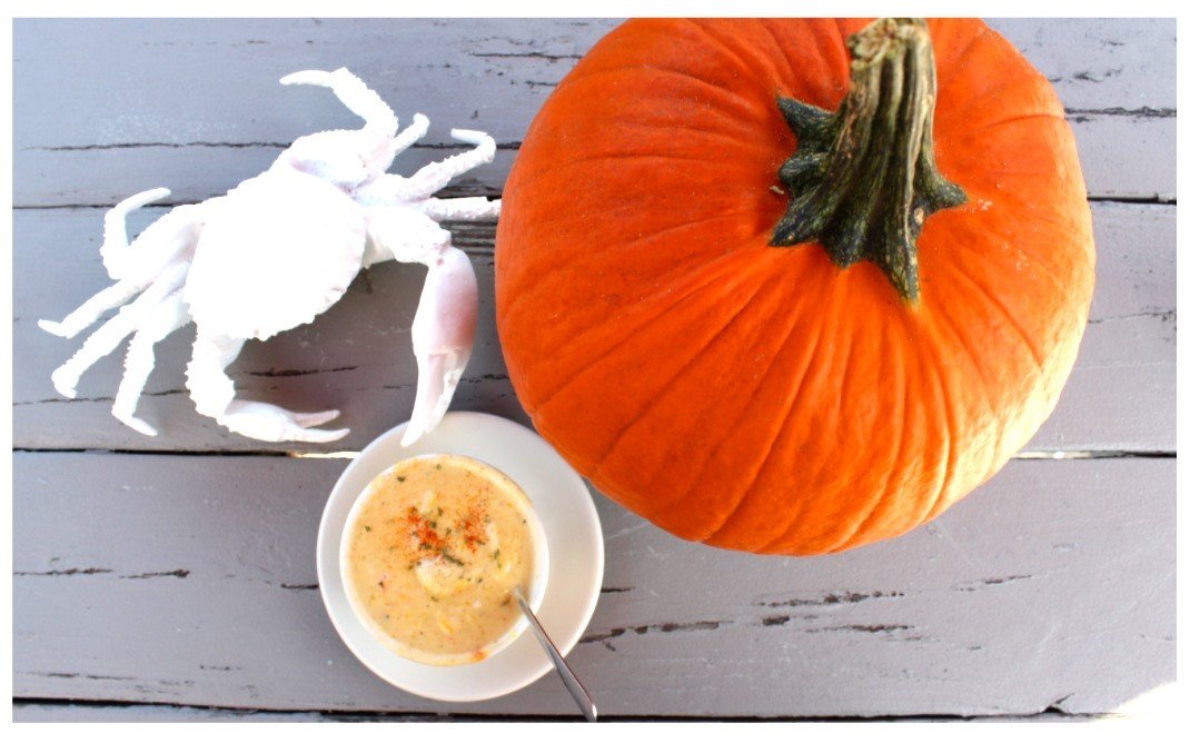 FlandersFish's tweet image. Cappy #NationalPumpkinDay! Celebrate with our pumpkin crab bisque or a chocolate pumpkin martini (new autumn cocktail list coming soon!).

Perfect options for a #RainyDay. Stay safe + dry! #flandersfish #pumpkin