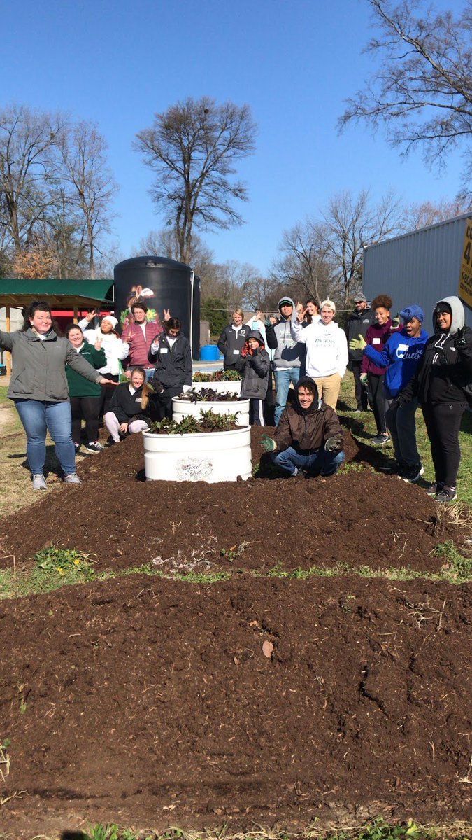 PersonStPartnership (@personstreet) on Twitter photo Hey, look, an old picture of #PacersOnPerson at <a href="/raleighcityfarm/">Raleigh City Farm</a>. Every year, <a href="/wpeaceu/">William Peace Univ.</a> volunteers at different sites around #DowntownRaleigh on MLK Day of Service.
Have you ever volunteered there and got a chance to #DigWhereYouLive?
#PersonInthePast #MLKDay Hey, look, an old picture of #PacersOnPerson at <a href="/raleighcityfarm/">Raleigh City Farm</a>. Every year, <a href="/wpeaceu/">William Peace Univ.</a> volunteers at different sites around #DowntownRaleigh on MLK Day of Service.
Have you ever volunteered there and got a chance to #DigWhereYouLive?
#PersonInthePast #MLKDay