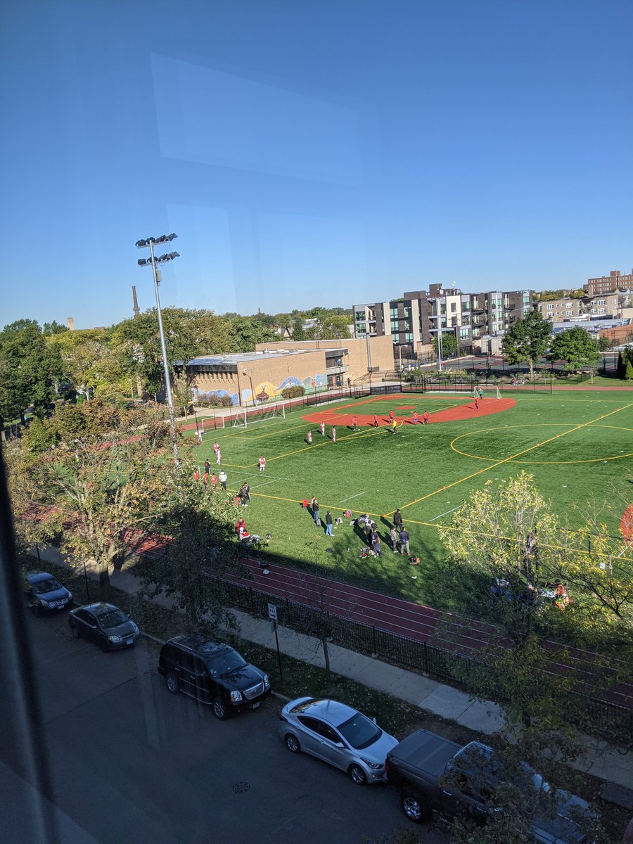 S10VDP's tweet photo. @pakschaalpodcas Misschien leuk om te zien: Amateurclub hier in Chicago, op het veld bij mij thuis voor de deur, speelt in Ajax shirts. https://t.co/0mji5Nvp7H