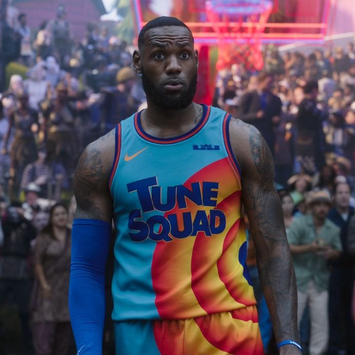 screentime's tweet photo. #SquidGame creator Hwang Dong-hyuk responds to LeBron James' criticism of the show's finale
"That's my ending ... Maybe he could make his own sequel. I'll check it out and send him a message saying, 'I liked your whole show except the ending'"
(via @guardian) https://t.co/zWctfEzg2l