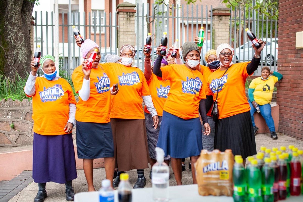 LawsonAngi's tweet photo. Clean, Cleaner, KHULA! Thank you to everyone who joined in the KHULA Clean-Up in KwaDukuza today – we made a difference together! #CleanUp #Community #aQuelle #aQuelleKhula #MakeADifference https://t.co/d5vgHghEih