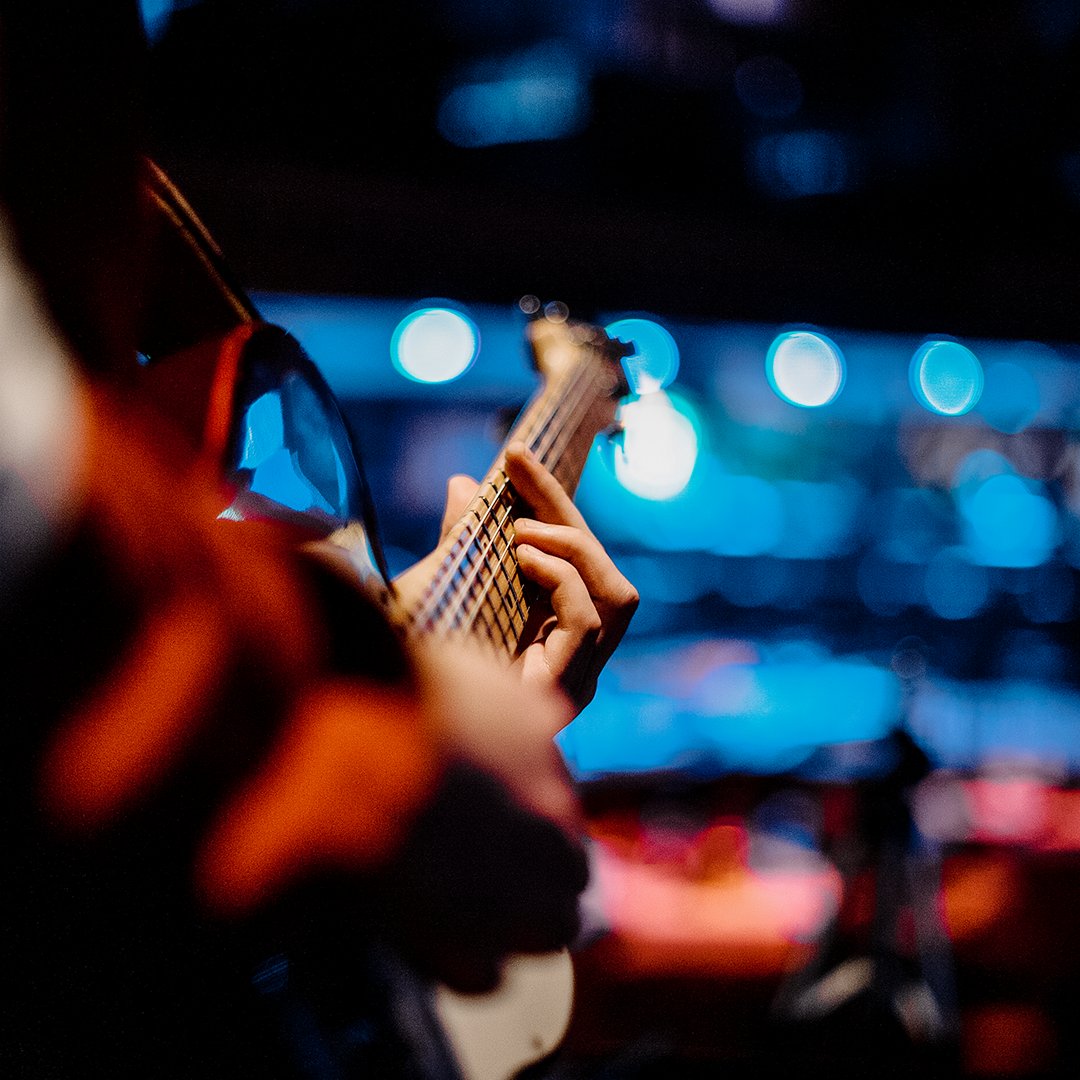 MarlinBayResort's tweet photo. Kick back after a day out on the water with good music and even better food with live music at Overseas Pub &amp; Grill. #MarlinBay

#FloridaRelaxation #MarathonLiving #TheFloridaKeys https://t.co/qVldsSjjhi