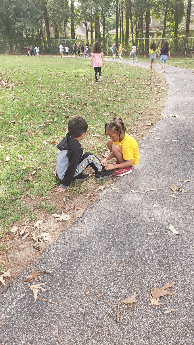 Team work makes the dream work. Mrs. Sanchez's littles love to help each other out. <a href="/HumbleISD_OE/">Oaks Elementary</a> @