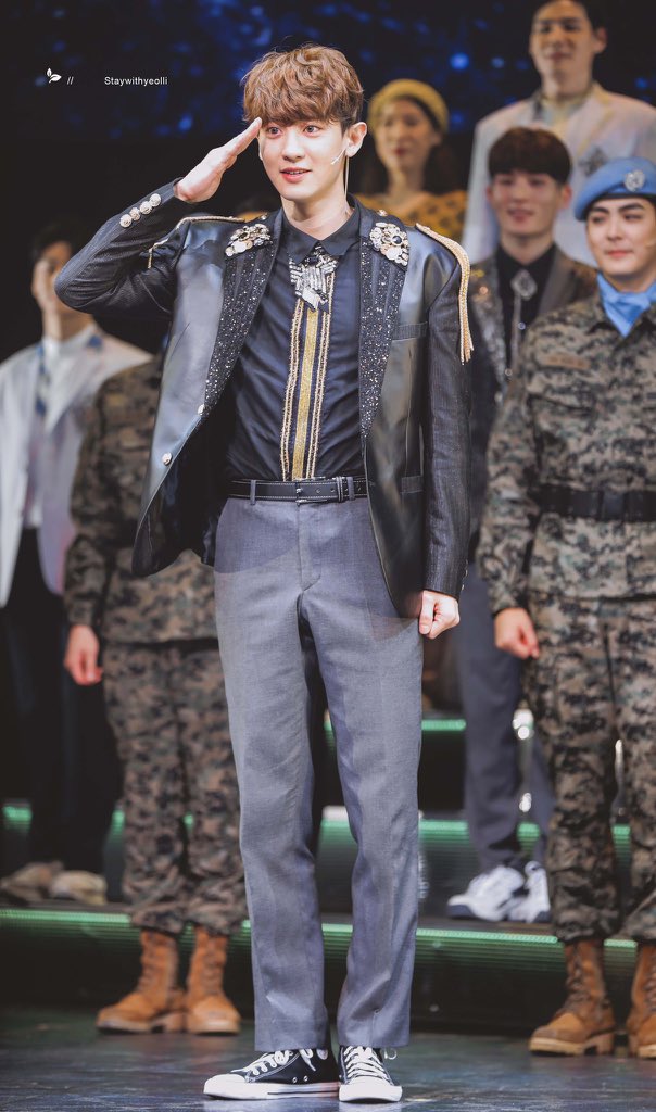 kimjongyeol14's tweet photo. #every27thwithloey 
212/547

#Chanyeol #Loey #Yeol #Studionng #Beagleline #HappyVirus #EXO #WeAreOneEXO #MainRapper #globalambassador  #Prada #Model #Aerie #EXOL https://t.co/gBGnpYmnYb