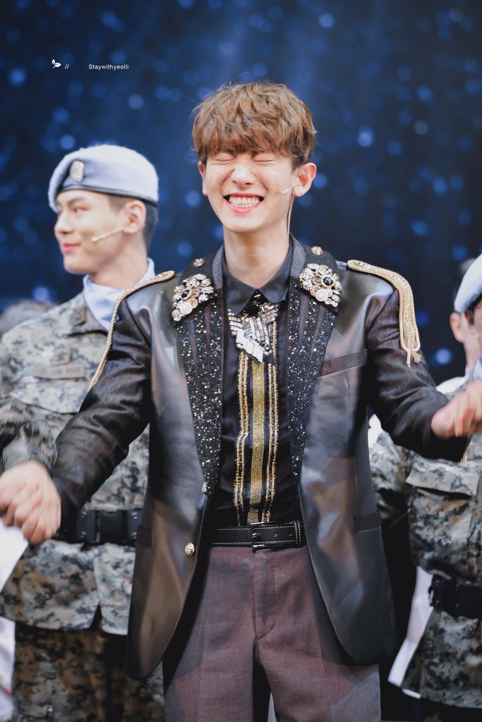 kimjongyeol14's tweet photo. #every27thwithloey 
212/547

#Chanyeol #Loey #Yeol #Studionng #Beagleline #HappyVirus #EXO #WeAreOneEXO #MainRapper #globalambassador  #Prada #Model #Aerie #EXOL https://t.co/gBGnpYmnYb