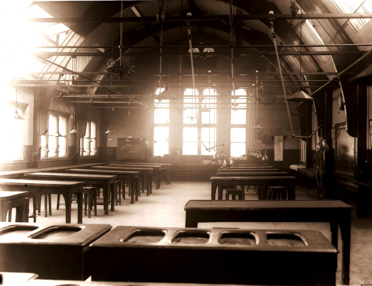 mcrhistfest's tweet image. ⭐️Last chance to book!⭐️TOMORROW WEDS 1-2pm online salon with @StephSeville of @ManMedMuseum and Jan Campbell of @SeftonCVS . Explore the museum's fascinating medical artefacts, discoveries, stories from the region &amp;amp; the long history of #socialprescribing bit.ly/3kC3dGF