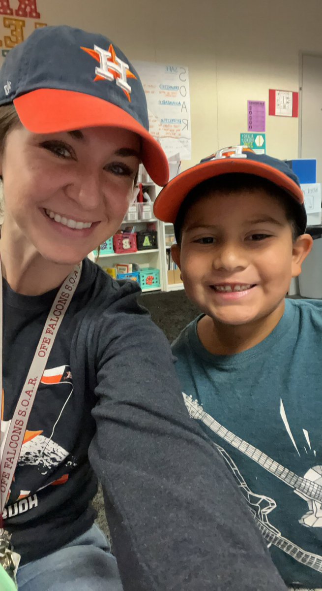 Hat day for Red Ribbon Week and I had a twin!!  #EveryStudentMatter #RedRibbonWeek #GoAstros <a href="/HumbleISD_OFE/">Oak Forest Elementary</a>