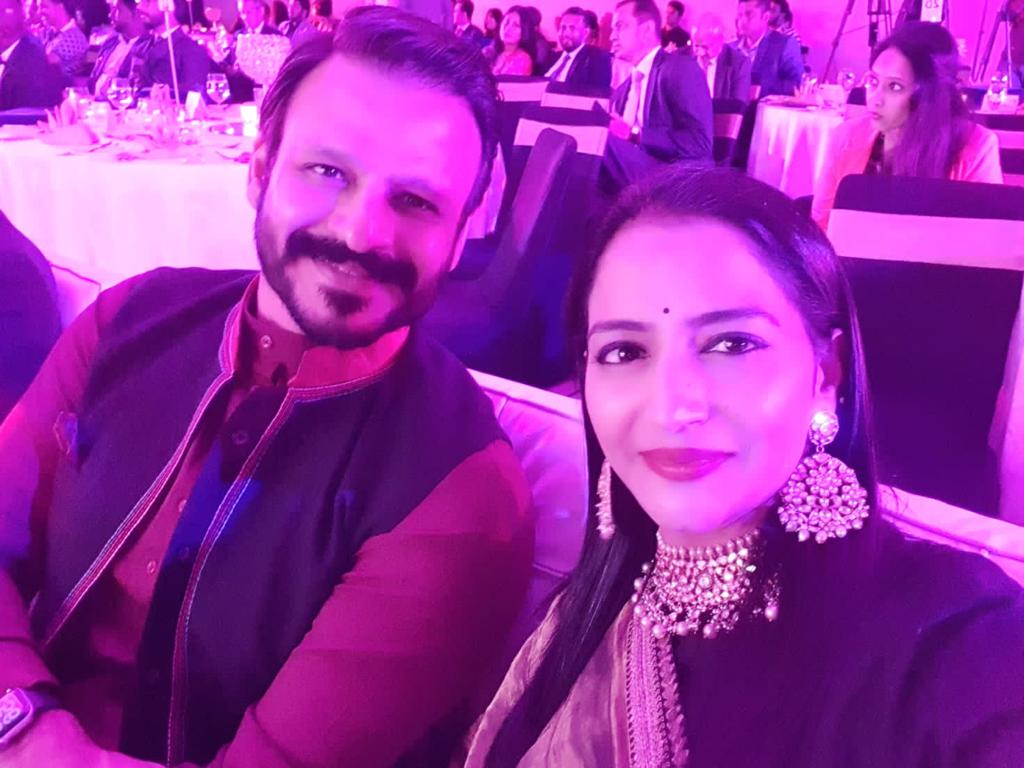 DrPreetiReddy's tweet photo. It was pleasure meeting Bollywood Actor @vivekoberoi in an event....
#vivekoberoi #Meetup #preetireddy  #MallaReddy #event #celebrity https://t.co/PkCCQEruoK