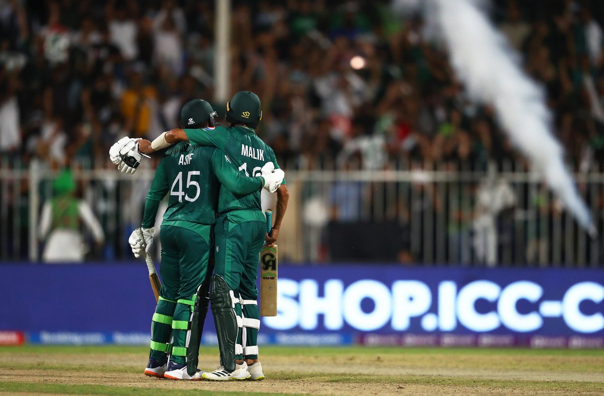 TheRealPCB's tweet photo. The partnership that sealed the win for Pakistan!
#WeHaveWeWill 
@AasifAli2018 @realshoaibmalik https://t.co/axKLOPwou8