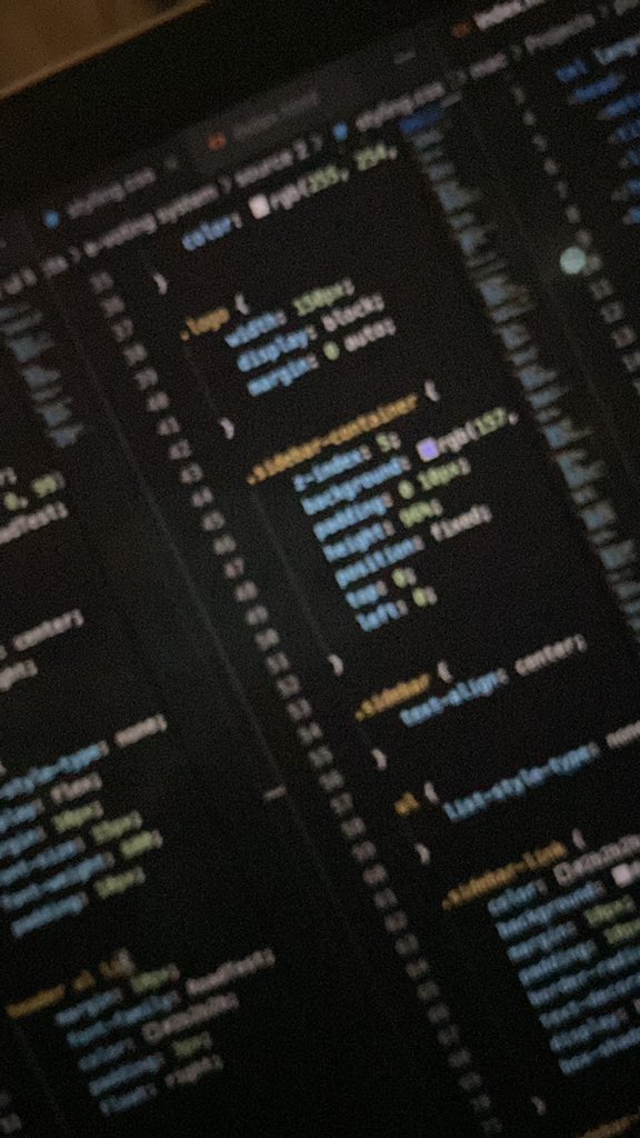 _co_dez's tweet photo. Day 6 of my #100DaysOfCode and its been practical. I’m taking a break from the practical to continue with the course for more knowledge.😤😌 #sofarsoGod https://t.co/qnDD3eoYJ9
