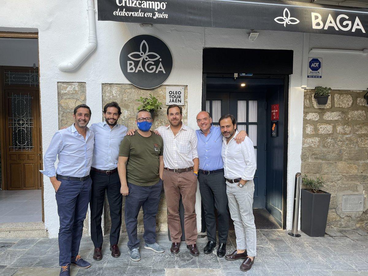chusort's tweet photo. Maravillosa comida @Baga_Jaen @sanchez_jaen #Sensaciones #Emociones #SentirJaen #Amigos #Momentos https://t.co/ZEHspeEl3i