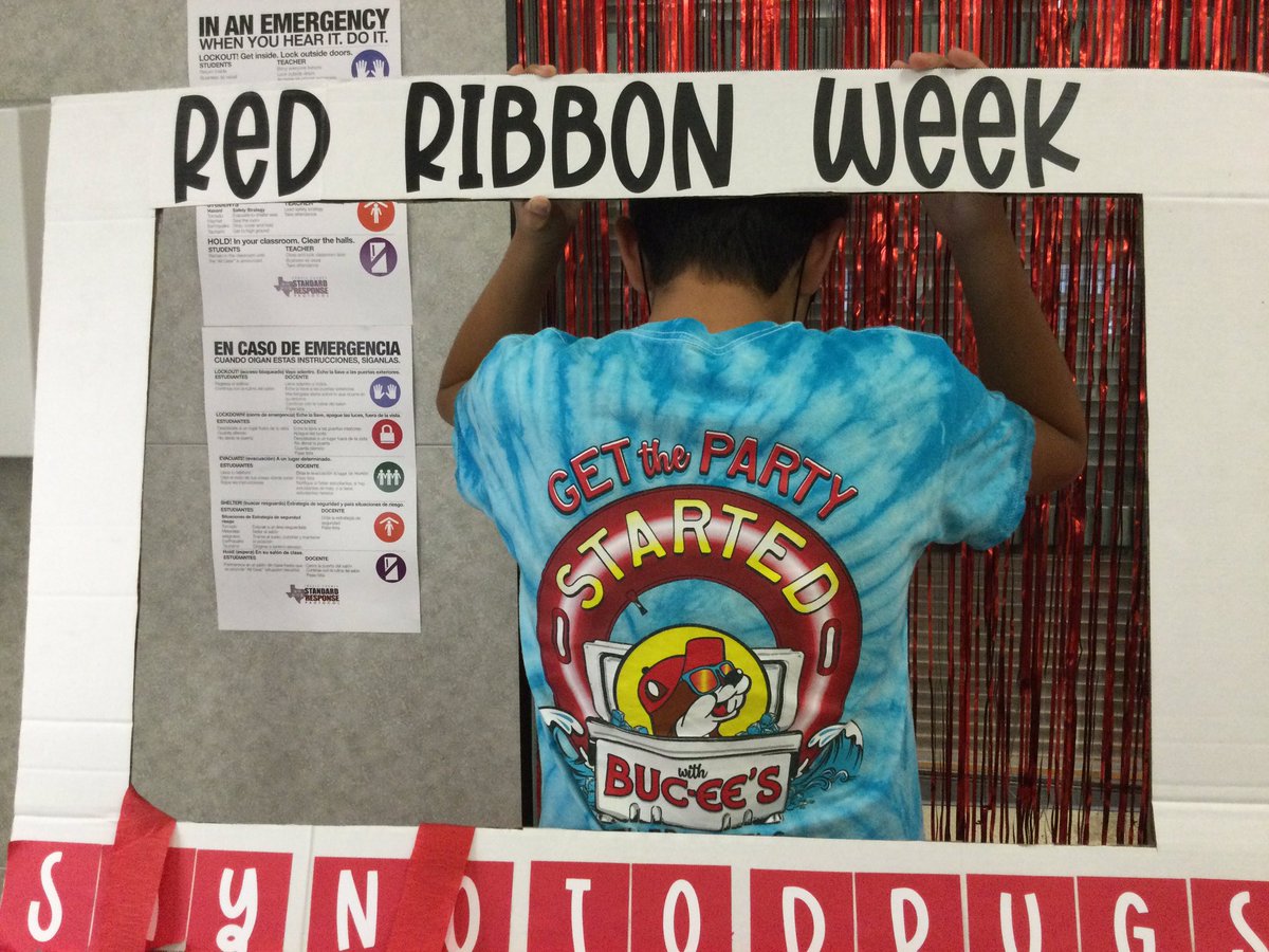 DVISD_OMS's tweet photo. Day#2 Red Ribbon Week. Gators say no to drugs. Tye dye day.
OMS gators rock #RedRibbonWeek2021 #DVISDPROUD https://t.co/sqzaRShEn3