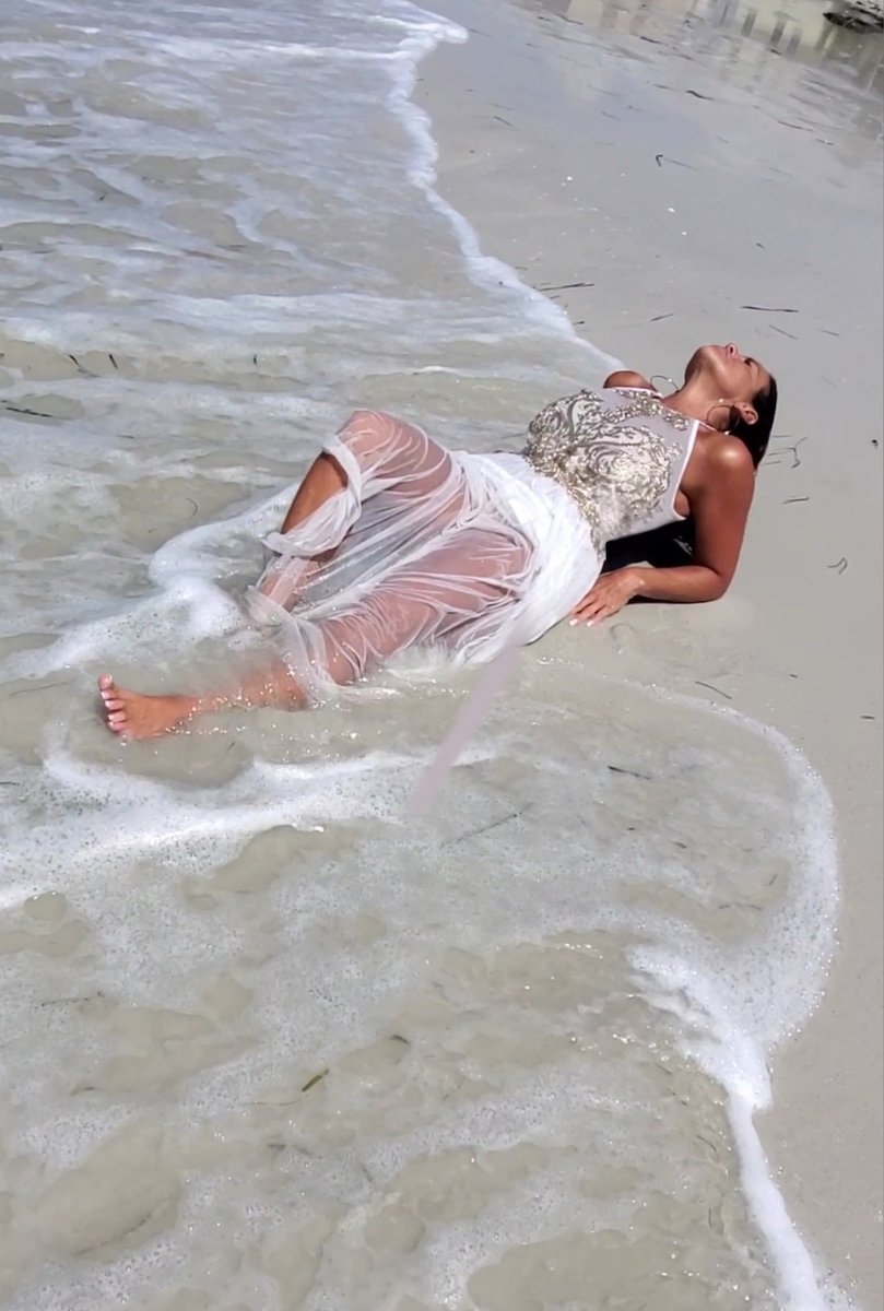 StreamateModels's tweet photo. Peachy and beachy. @AnastaziaDrago #Streamate #StreamateModel #babe #MILF #morningMILF https://t.co/ZafwJvFpK6 https://t.co/JqypibF03W