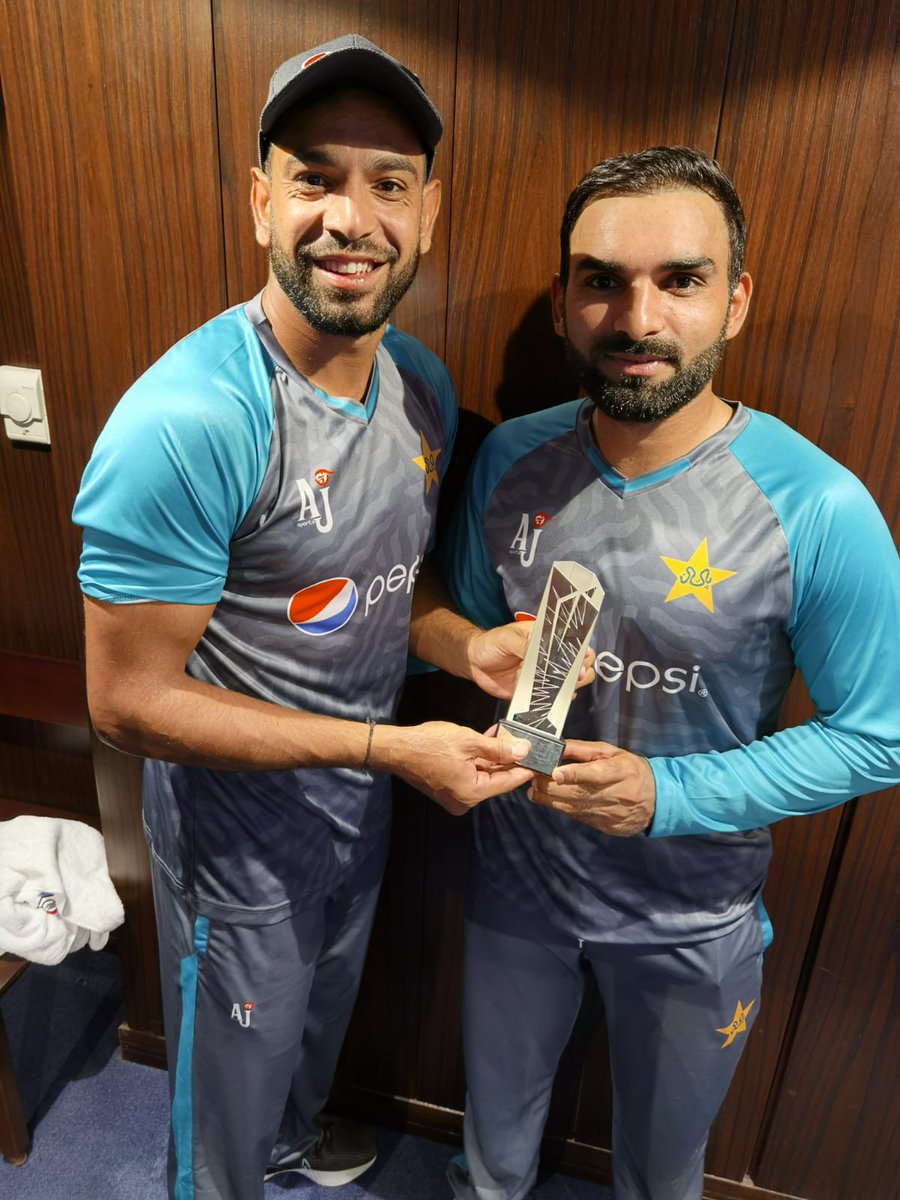 Shafique947's tweet photo. Well played @HarisRauf14 with bowl and #AsifAli with bat
#PakvsNz https://t.co/1ng5ollU79