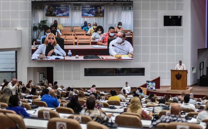 VenceremosCuba's tweet photo. A debate, cuatro proyectos de leyes que conducen a una profunda reforma judicial en #Cuba.
__ Leer Más: https://t.co/umIbeQZUef #Cuba #Guantánamo #PoderPopular
__ @MGuantanamo @CubaMinjus @gpppgtmo @mosqueda2030 @AsambleaCuba https://t.co/YGUALWxa57