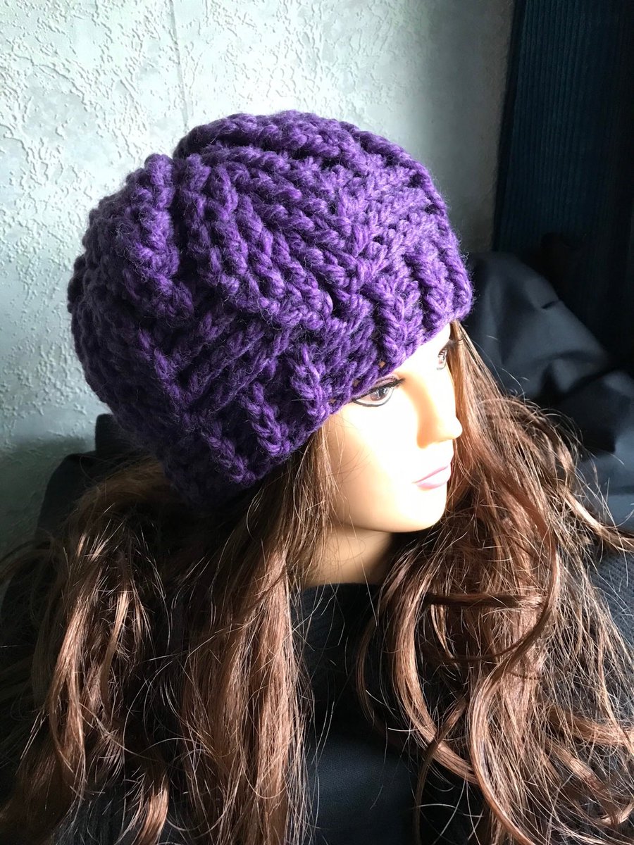 Mynecklace's tweet photo. uit mijn #etsyshop #leafpatternhat #purplehat #winterhat #bladmotiefmuts #mystyleunlimited https://t.co/5FNshe5j9j https://t.co/qY3xxxXddV