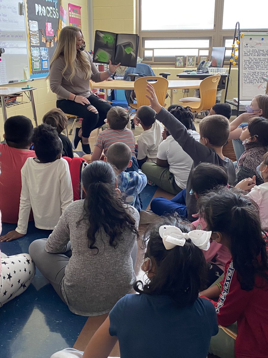 Kimsue513's tweet photo. @MrsFunston_RV doing a great IRA, “Creepy Underwear” by Aaron Reynolds.  The students love these Halloween/Fall Themed read aloud books. https://t.co/DdsxRRMu9a