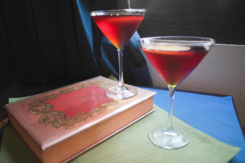 EthicsAesthetic's tweet photo. Happy Day 26 of Halloween! If you’re looking for a fancy cocktail for your Halloween soirée, I recommend Waltzing with Vincent Price, on-theme and appropriately autumnal. https://t.co/6O71cJFb0X https://t.co/0jPhJjACZr