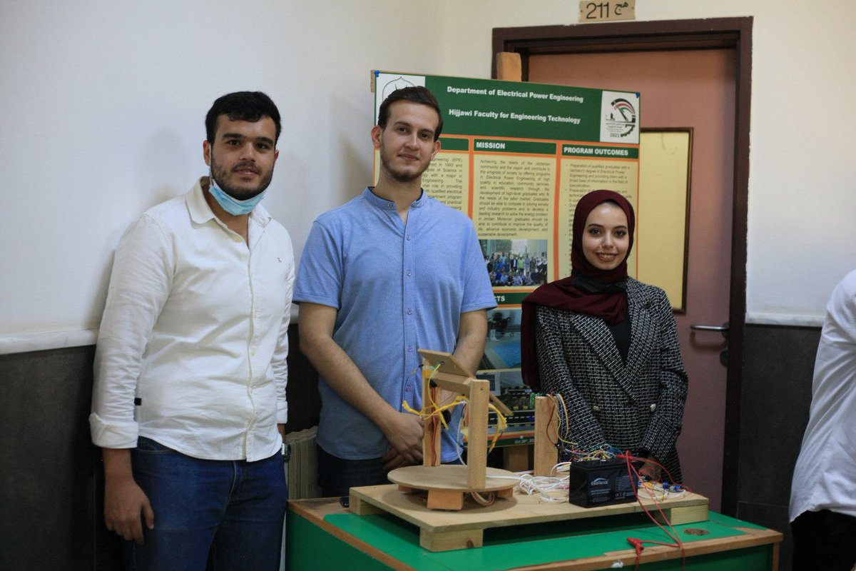 lujain_obeidat's tweet photo. The scientific day of Hijjawi College⚡ https://t.co/fVoA0E0eK7